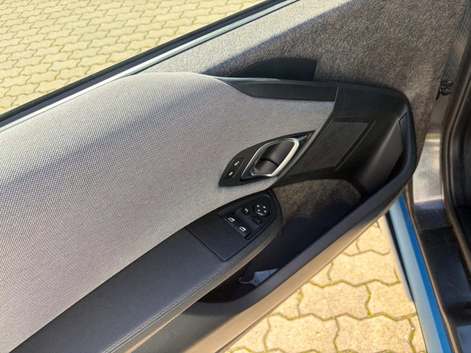 BMW i3*LED*Kamera*ParkAssistent*Multifunktionslenk.*
