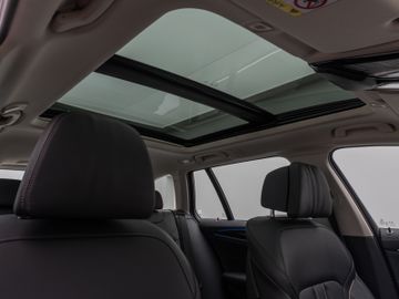Fahrzeugabbildung BMW 530e xD Tour Luxury Line ACC HUD Pano Laser 360°