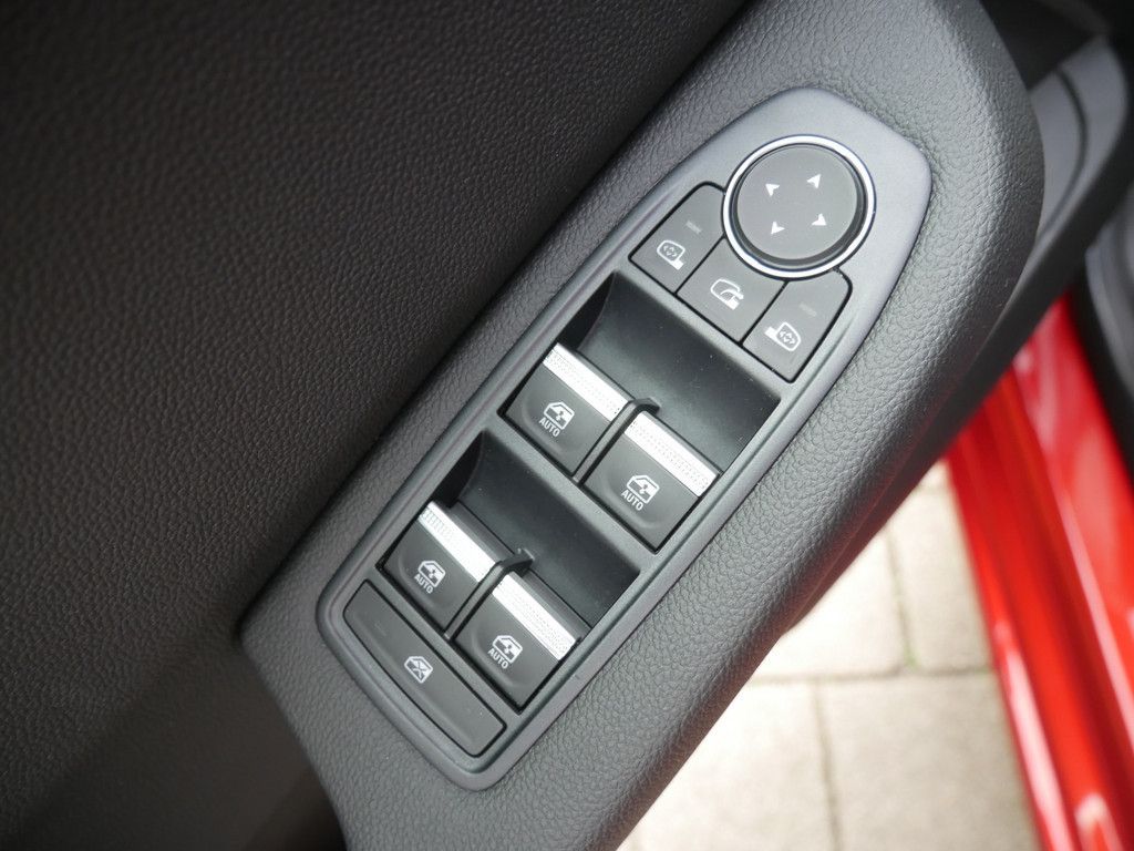 Fahrzeugabbildung Renault Clio INTENS TCe 90