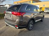 Mitsubishi Outlander Edition 100+ 4WD 2.2Di-D Automatik SHZ - Mitsubishi Outlander mit Diesel-Antrieb: Allradantrieb, Geländewagen, Automatik, 2.2