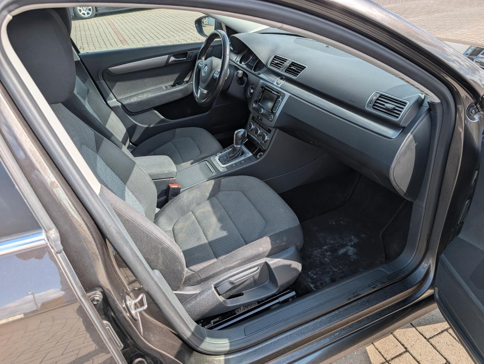 Volkswagen Passat 2015 — photo 10