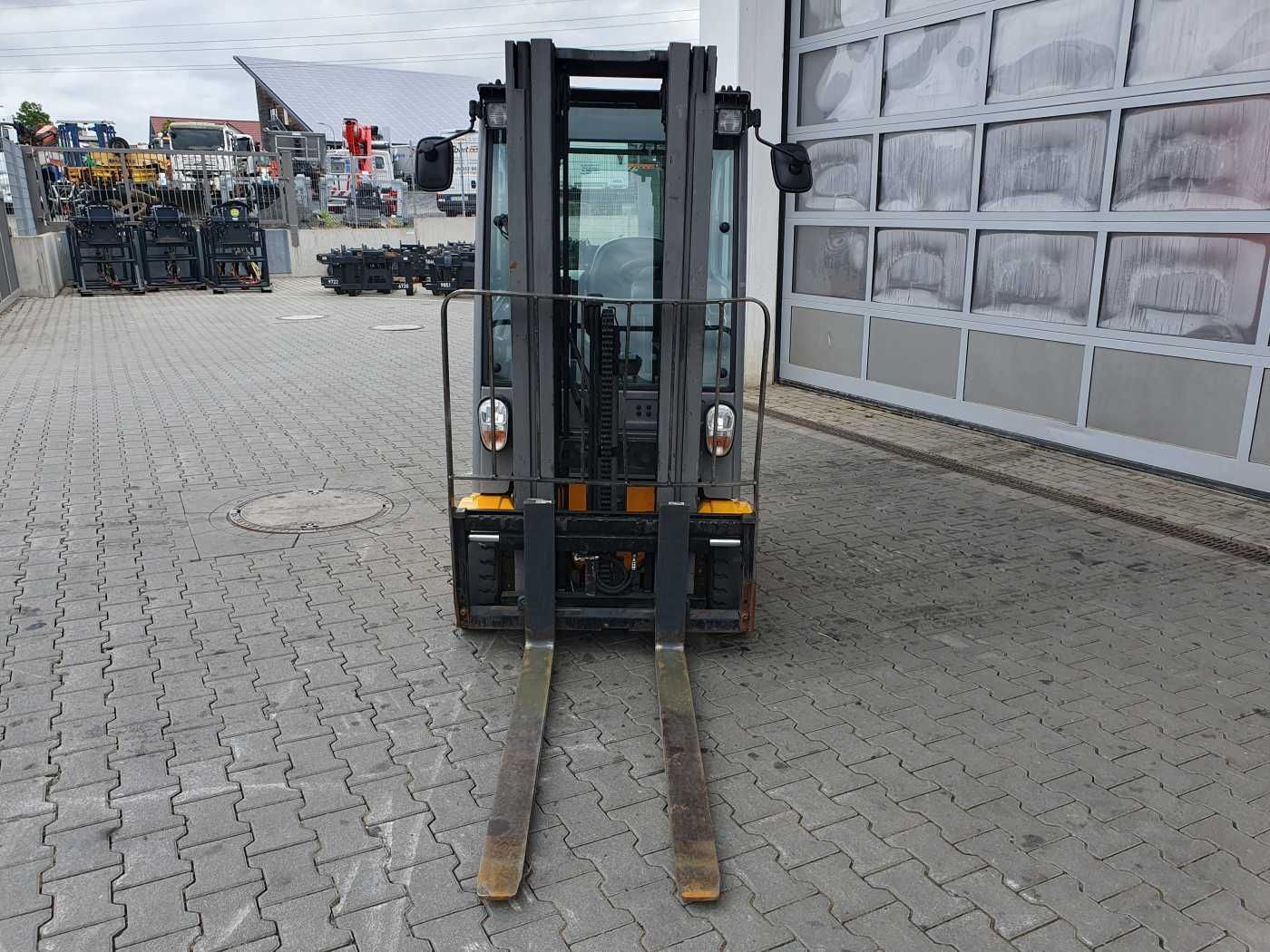 Fahrzeugabbildung Jungheinrich EFG 215 / Triplex: 4.25m! / SS / 4.297h!