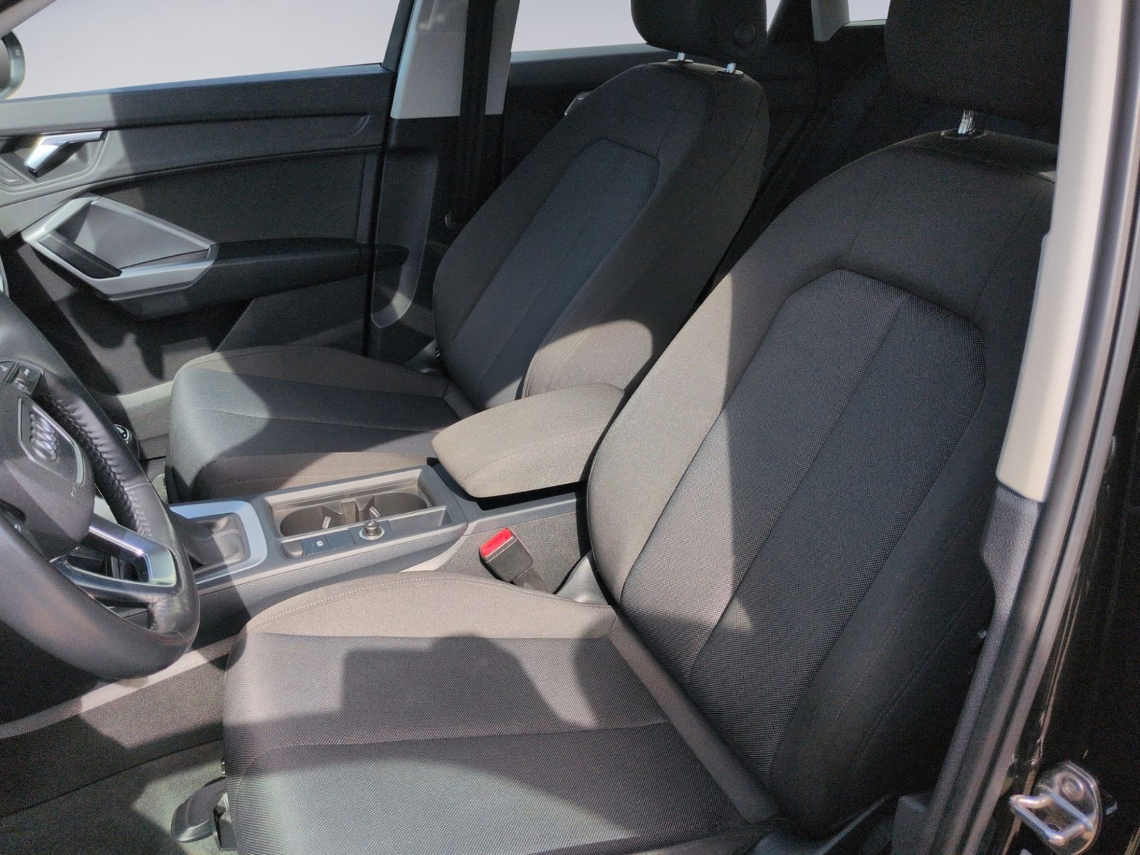 Q3 35 TFSI GRA+LED+SHZ+NAVI+18"+