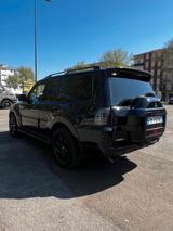 Mitsubishi Pajero 3,2 DI-D 4WD Edition 100 n72 - Mitsubishi Pajero mit Panoramadach