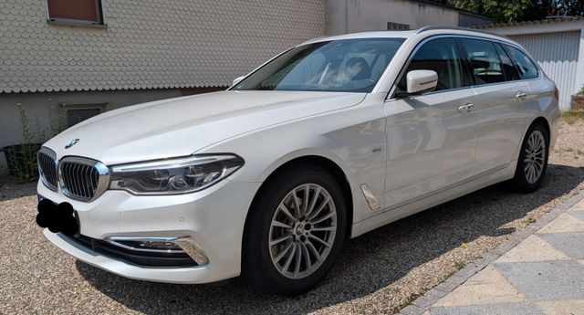 BMW 520d xDrive Touring A Luxury Line Luxury Line