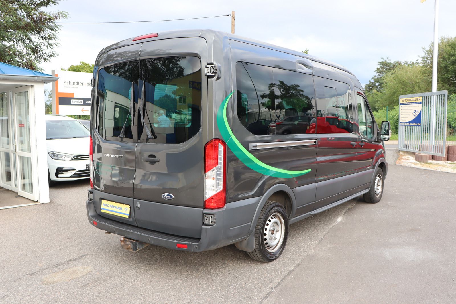 Fahrzeugabbildung Ford Transit 9-Sitzer * Rückfahrk. * Anhängerk.