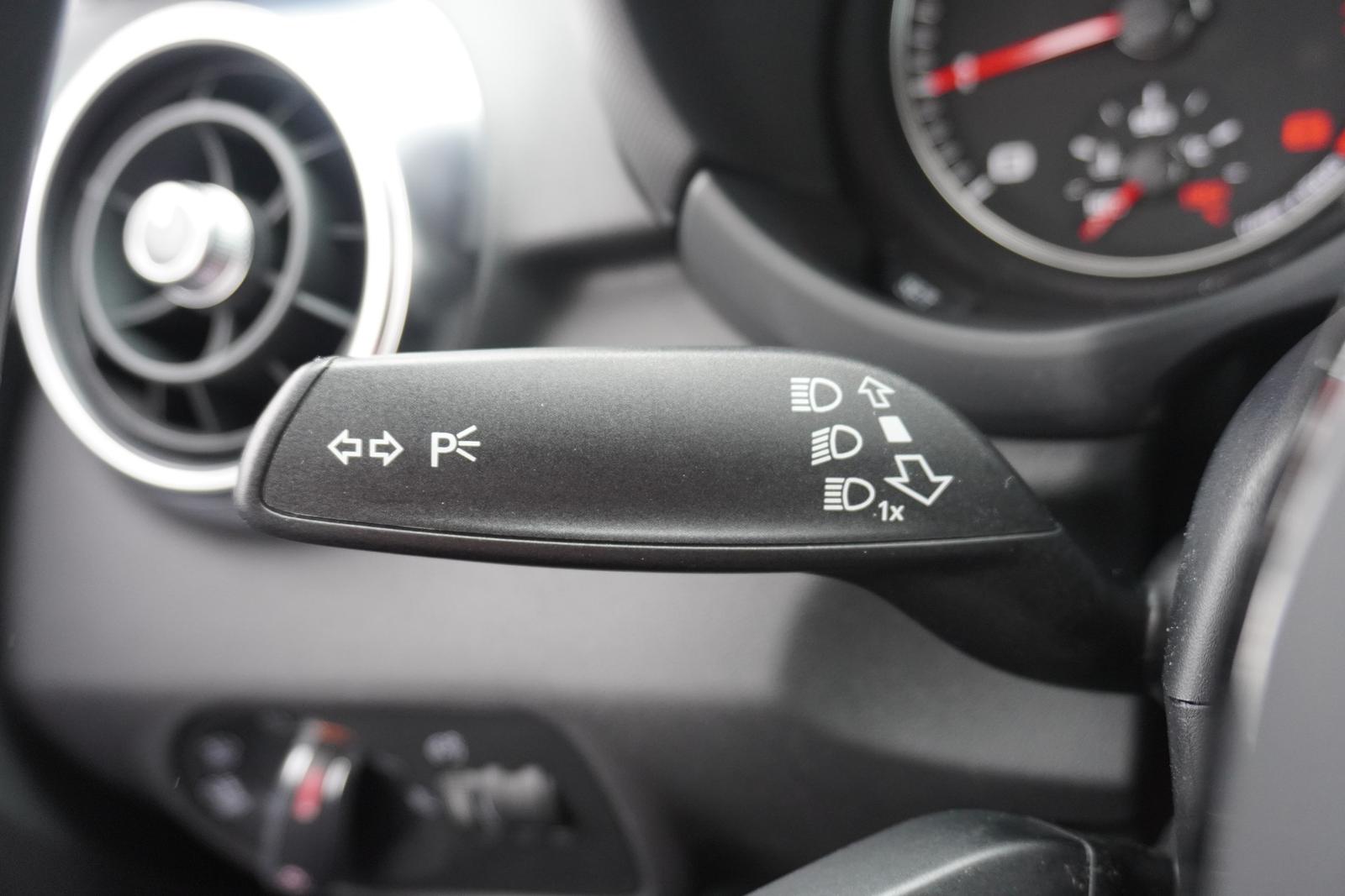 Audi A1 1.0 TFSI ultra sport Bi-Xenon Bose PDC USB