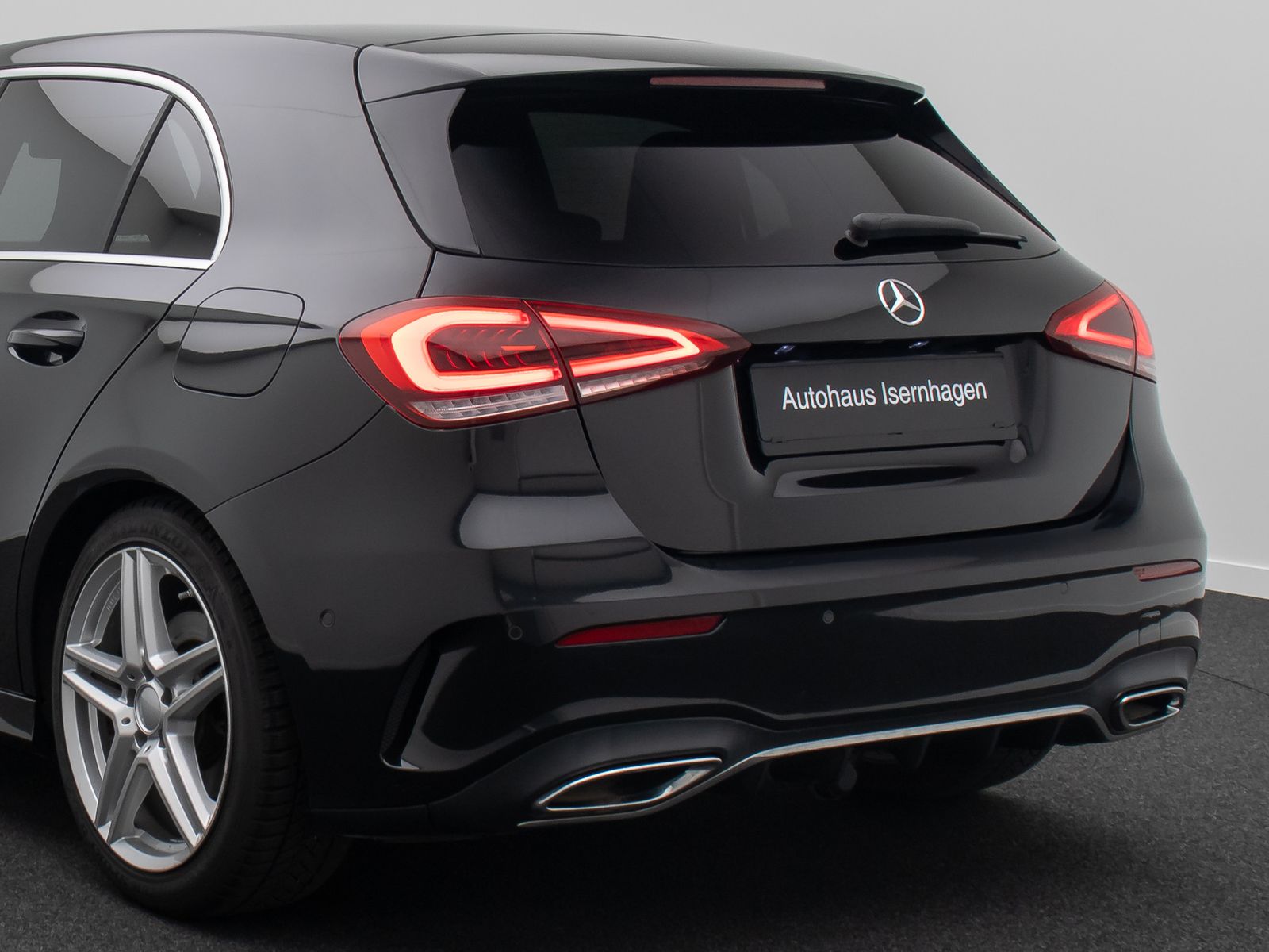 Fahrzeugabbildung Mercedes-Benz A250 AMG Line Kamera AHK Alarm Sportsitz 18Zoll