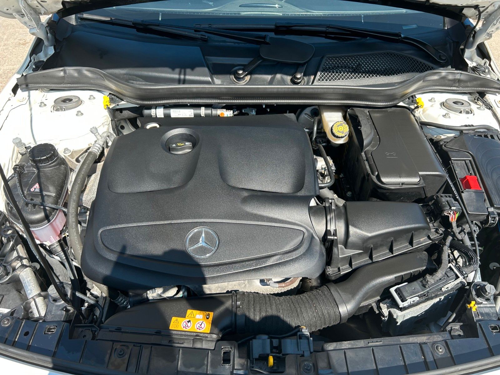 Fahrzeugabbildung Mercedes-Benz GLA 200 7-Gtronic Navi LED PDC SHZ 360° Kamera