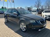 Skoda Octavia 2.0 TDI DSG Combi Scout 4x4 Standheizung - Skoda Octavia: TDI Scout