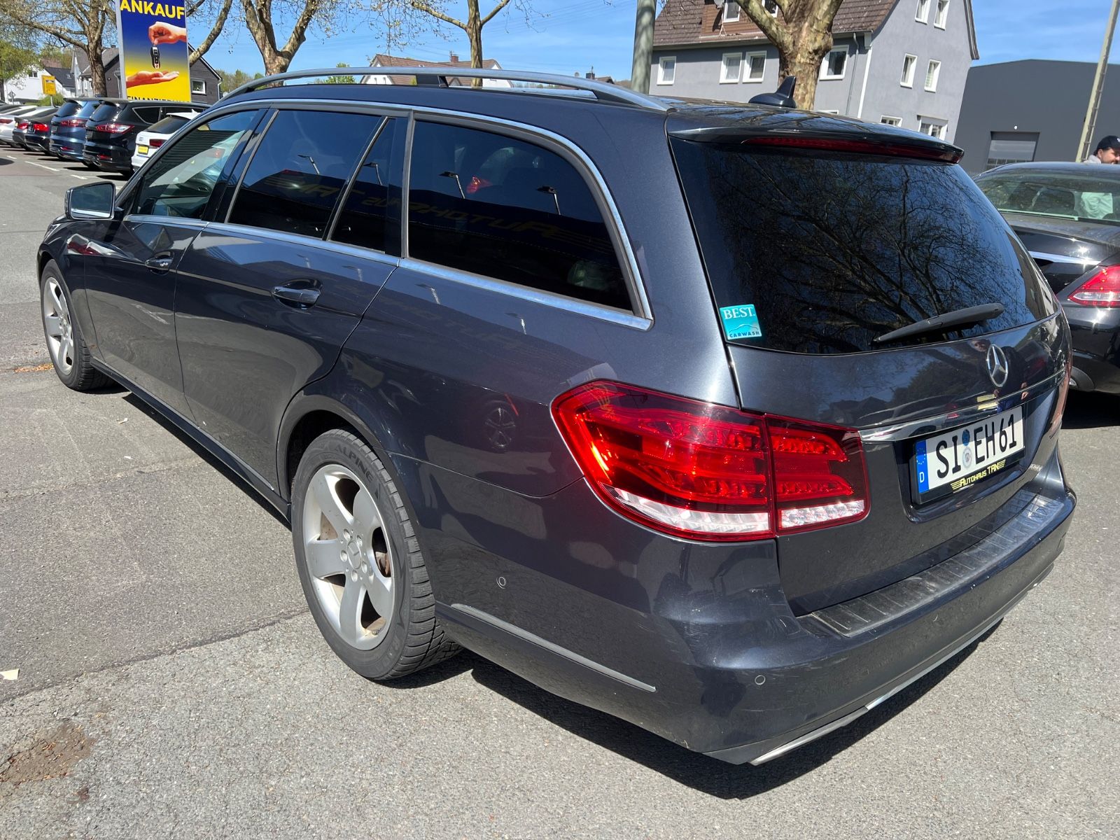 Fahrzeugabbildung Mercedes-Benz E 350 E T-Modell E 350 BlueTec 4Matic
