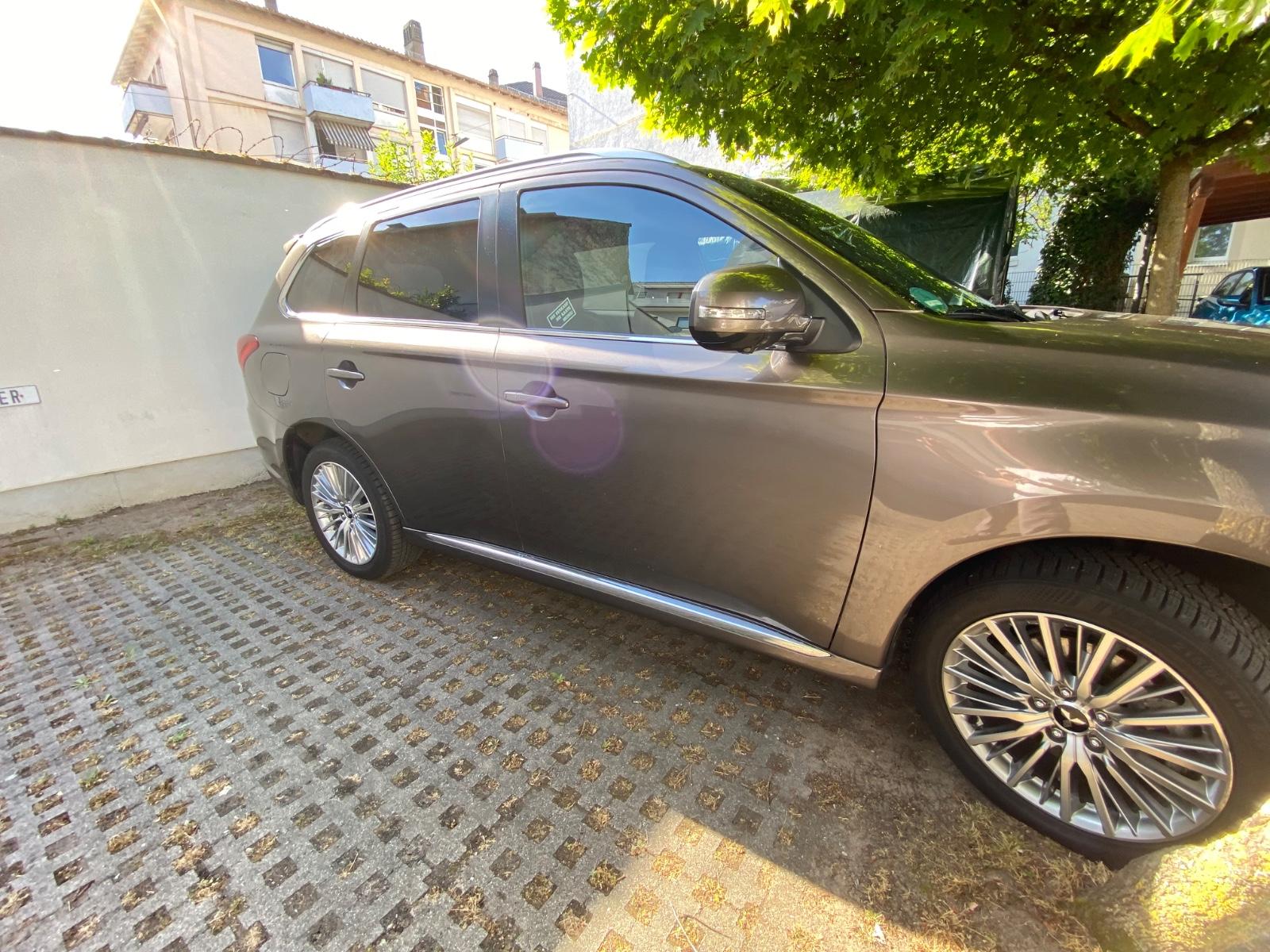 Mitsubishi Plug-in Hybrid Outlander