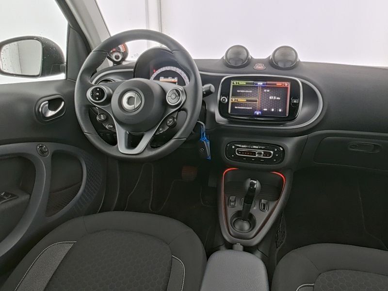 Fahrzeugabbildung Smart smart EQ fortwo Exclusive*Pano*LED*Kamera*22kW*