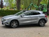 Mercedes-Benz GLA 220d *4-MATIC*PANO*MEMORY* - Mercedes-Benz GLA 220: D