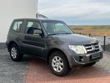 Mitsubishi Pajero 3.2 DI-D Invite*NUR 83TKM* - Mitsubishi Pajero: 2.8