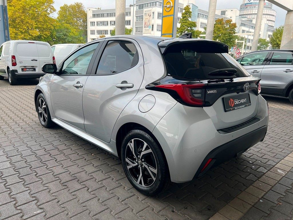 Fahrzeugabbildung Toyota Yaris Hybrid 1.5 Teamplayer Safety +Comfortpaket