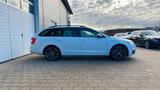 Skoda Octavia RS PERFORMANCE/NAVI/KAMERA/SHZ - Skoda Octavia mit Benzin-Antrieb: Kombi, Schaltgetriebe