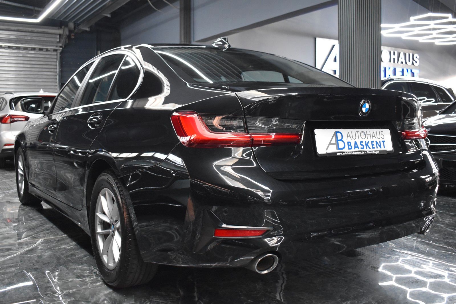 BMW 320 d Lim. LIVE COCKPIT SHZ LED PDC ALU foto 5