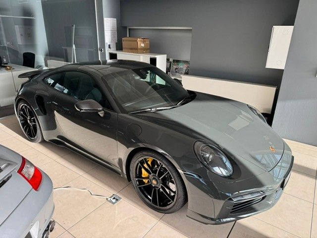 Porsche 911 Turbo S  NeuPreis 251.700,00 Euro