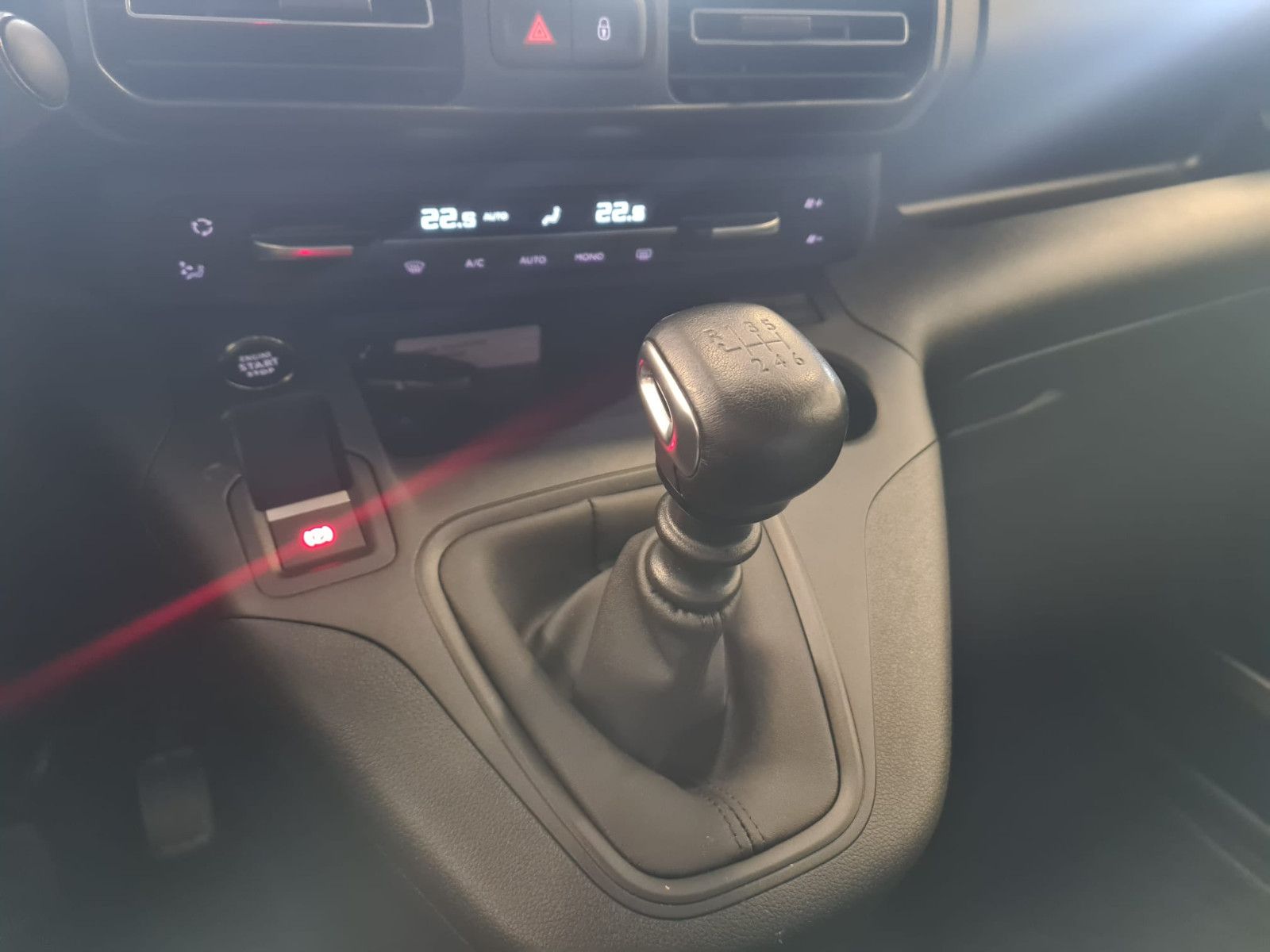 Fahrzeugabbildung Citroën Berlingo / KAMERA / SCHECKHEFT