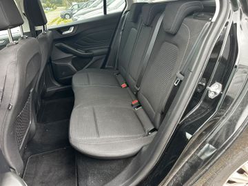 Ford Focus - 8