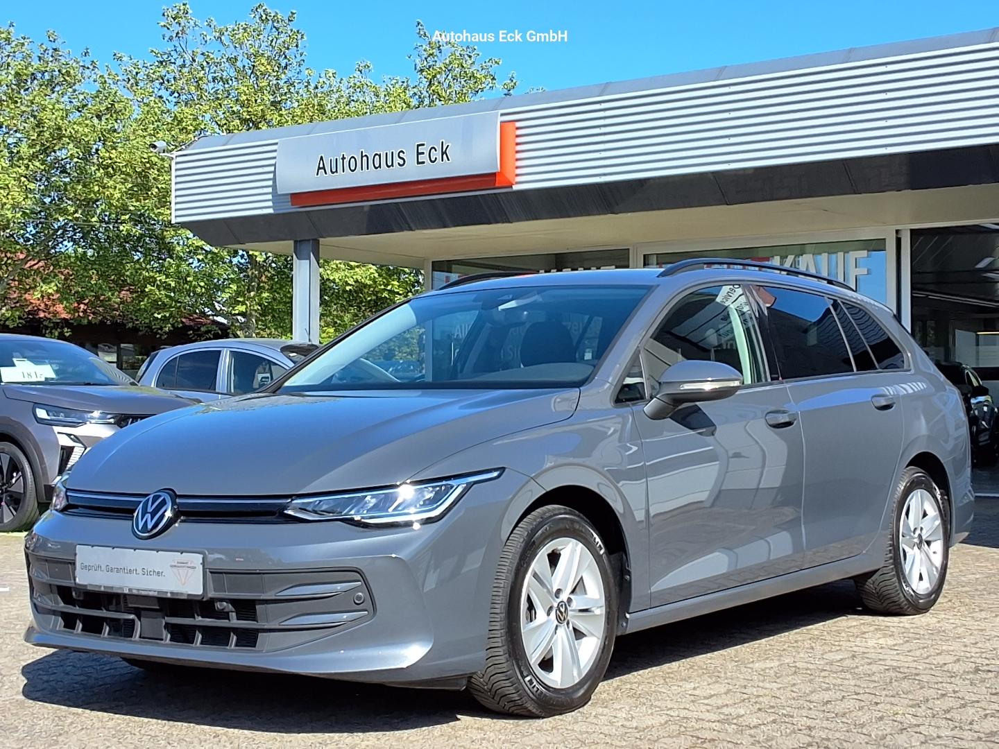Volkswagen GOLF VIII VAR. 1.5 E-TSI *Automatik*