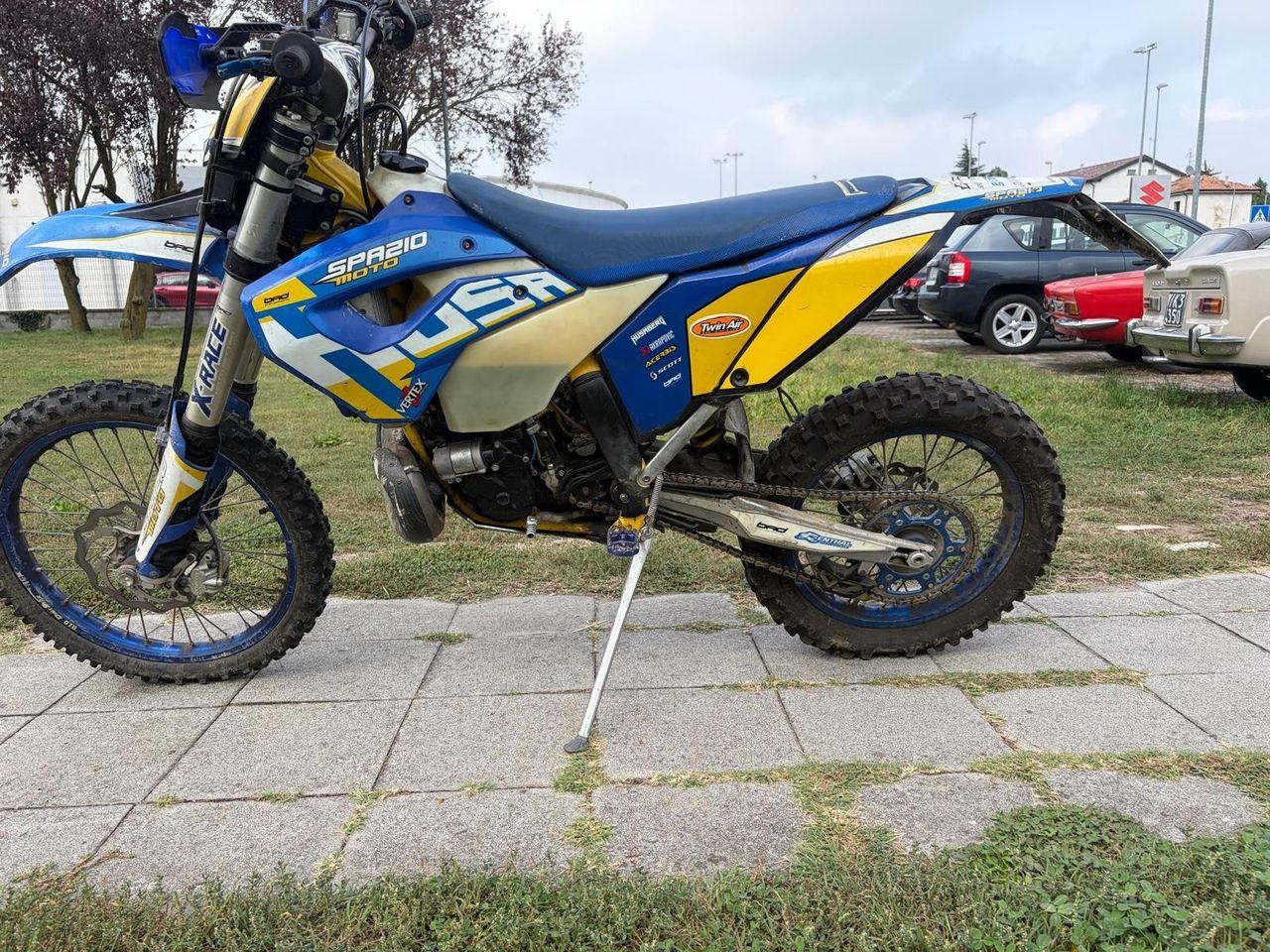 Husaberg  2011 — вигляд ззаду