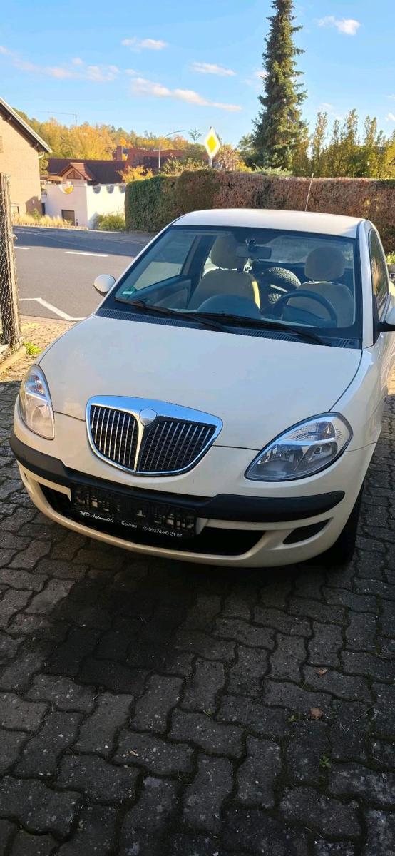 Lancia Ypsilon