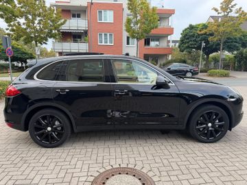 Porsche Cayenne - 9