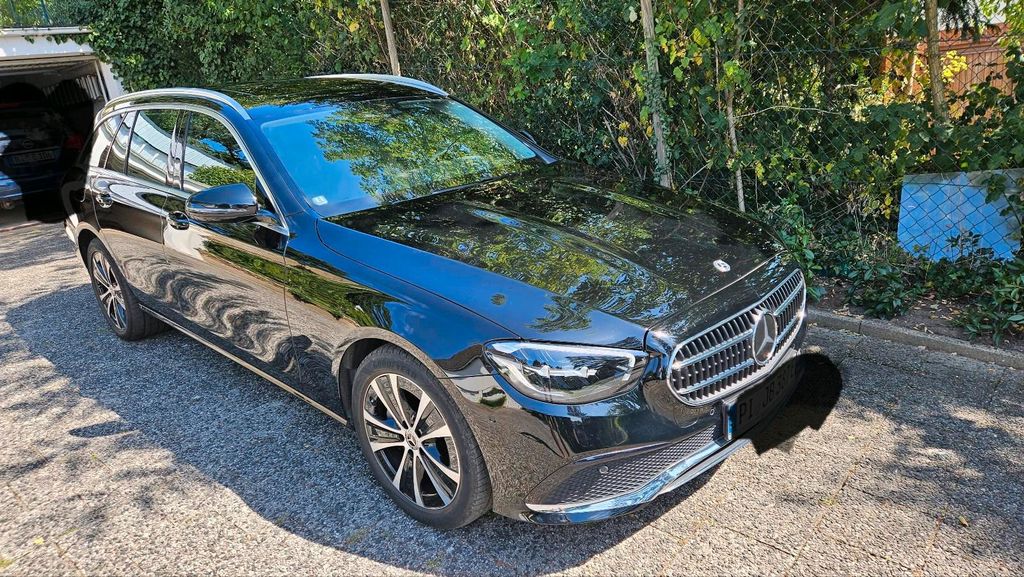 Image of Mercedes-Benz E 300