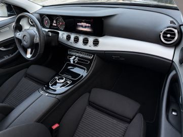 Mercedes E 200 - 11