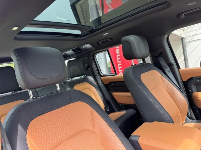 Land Rover 110 P400 X-Dynamic HSE/Black-Tan/Sperrdiff"/20'" – 15