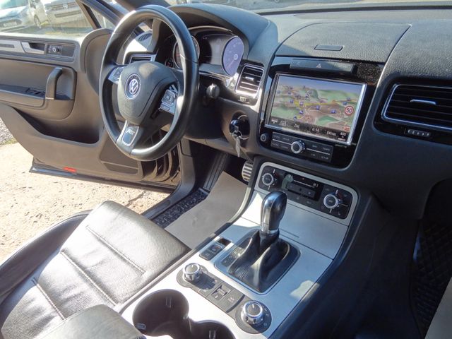 Fahrzeugabbildung Volkswagen Touareg V6 TDI/Xenon/Leder/Kam/Luft/2.Hd/AHK/Nav