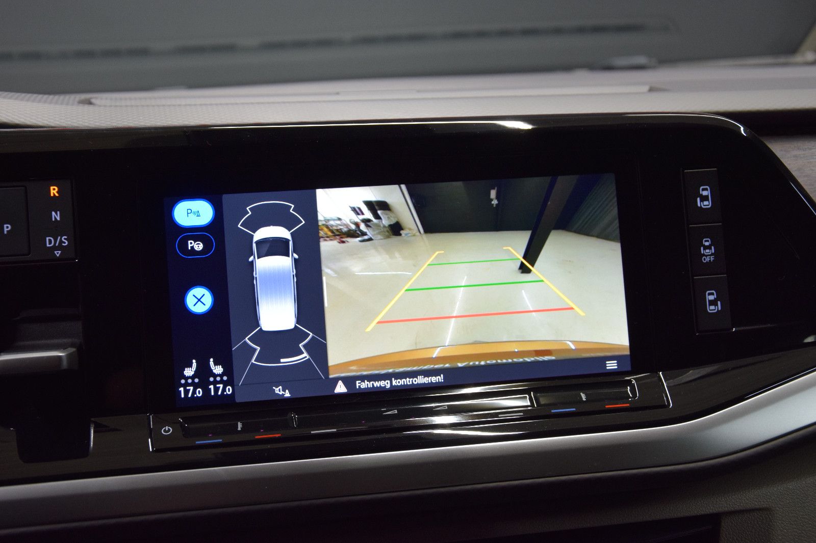 Fahrzeugabbildung Volkswagen T7 Multivan Style 7-Sitze HuD AHK Alcantara LED