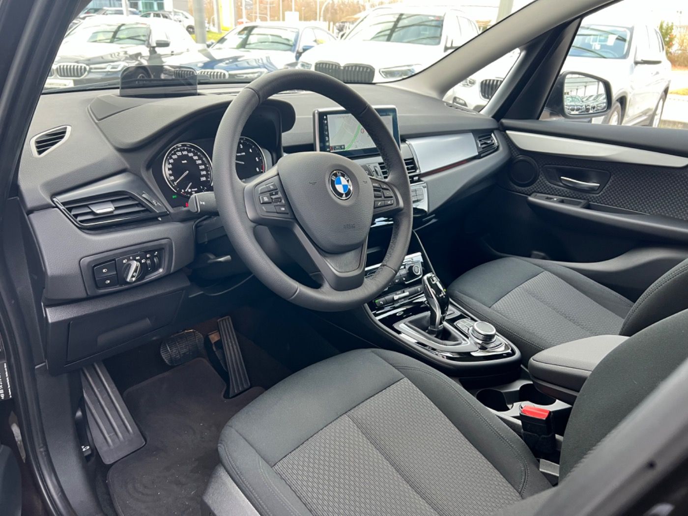 Fahrzeugabbildung BMW 218d Gran Tourer Adv. AHK GARANTIE bis 12/2027