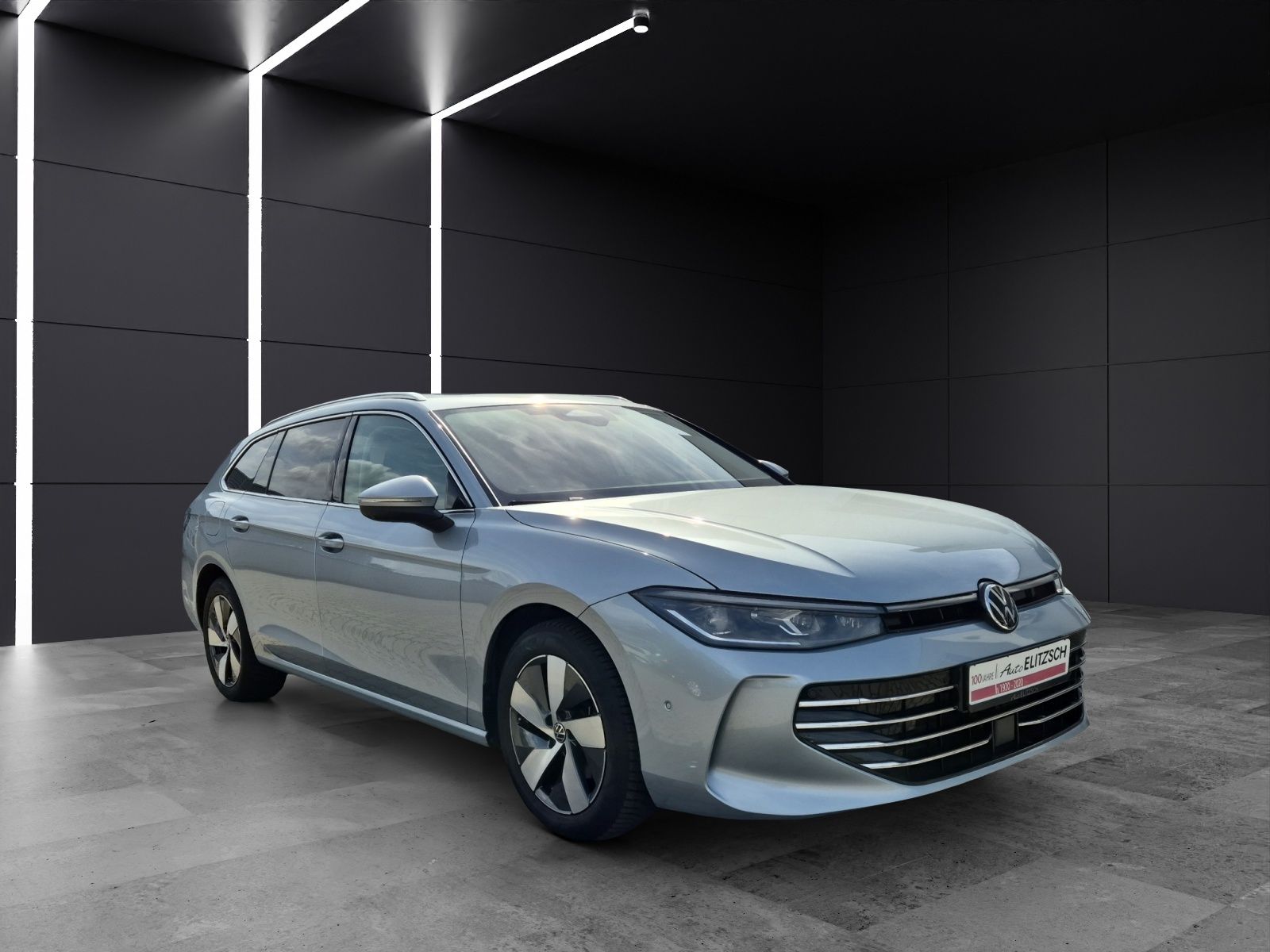 Fahrzeugabbildung Volkswagen Passat TDI Elegance DSG Matrix STH AHK Navi Pano