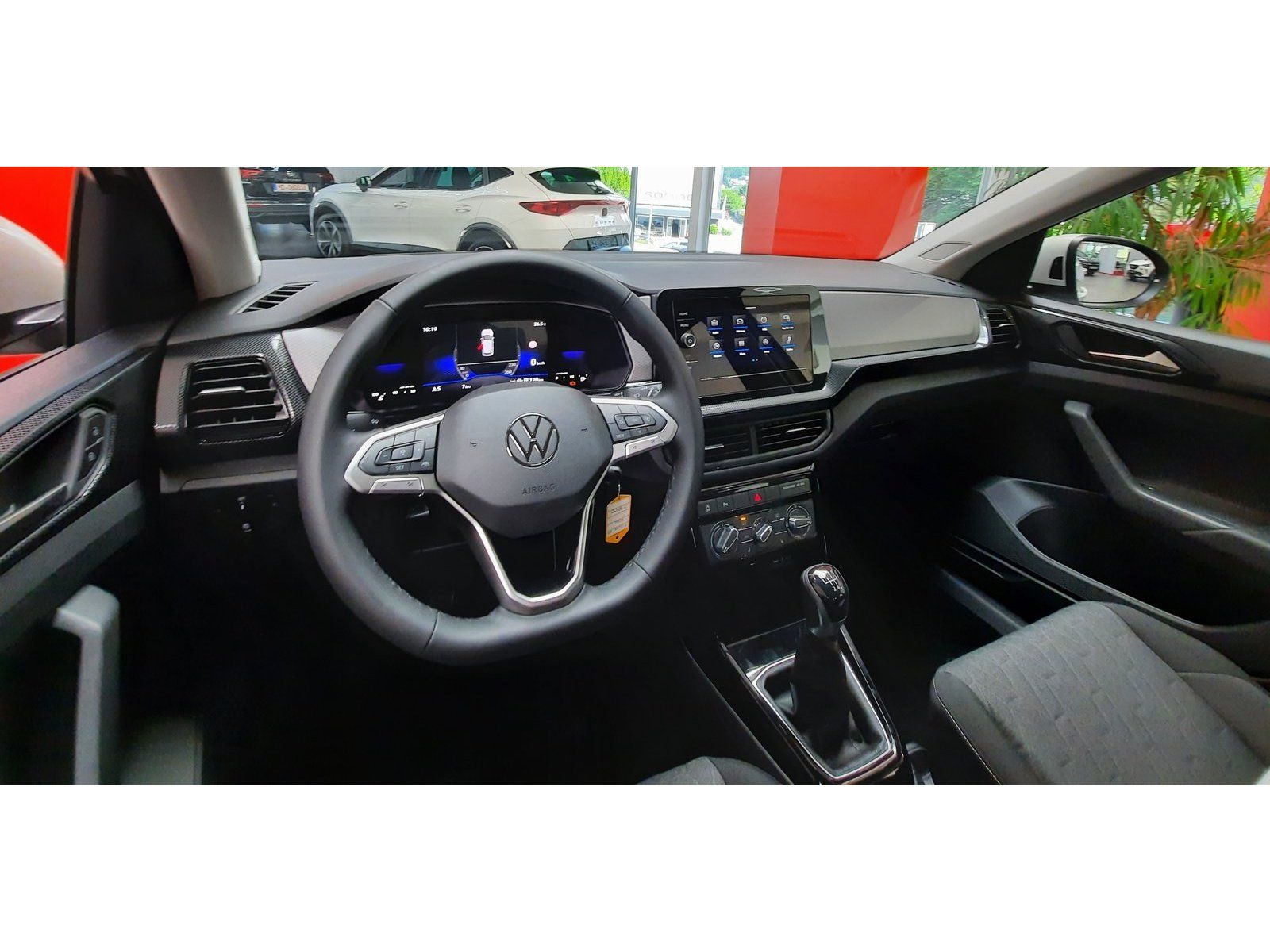 Fahrzeugabbildung Volkswagen T-Cross Life TSI *LED*PDC*ACC*Sitzhzg*App-Conn*