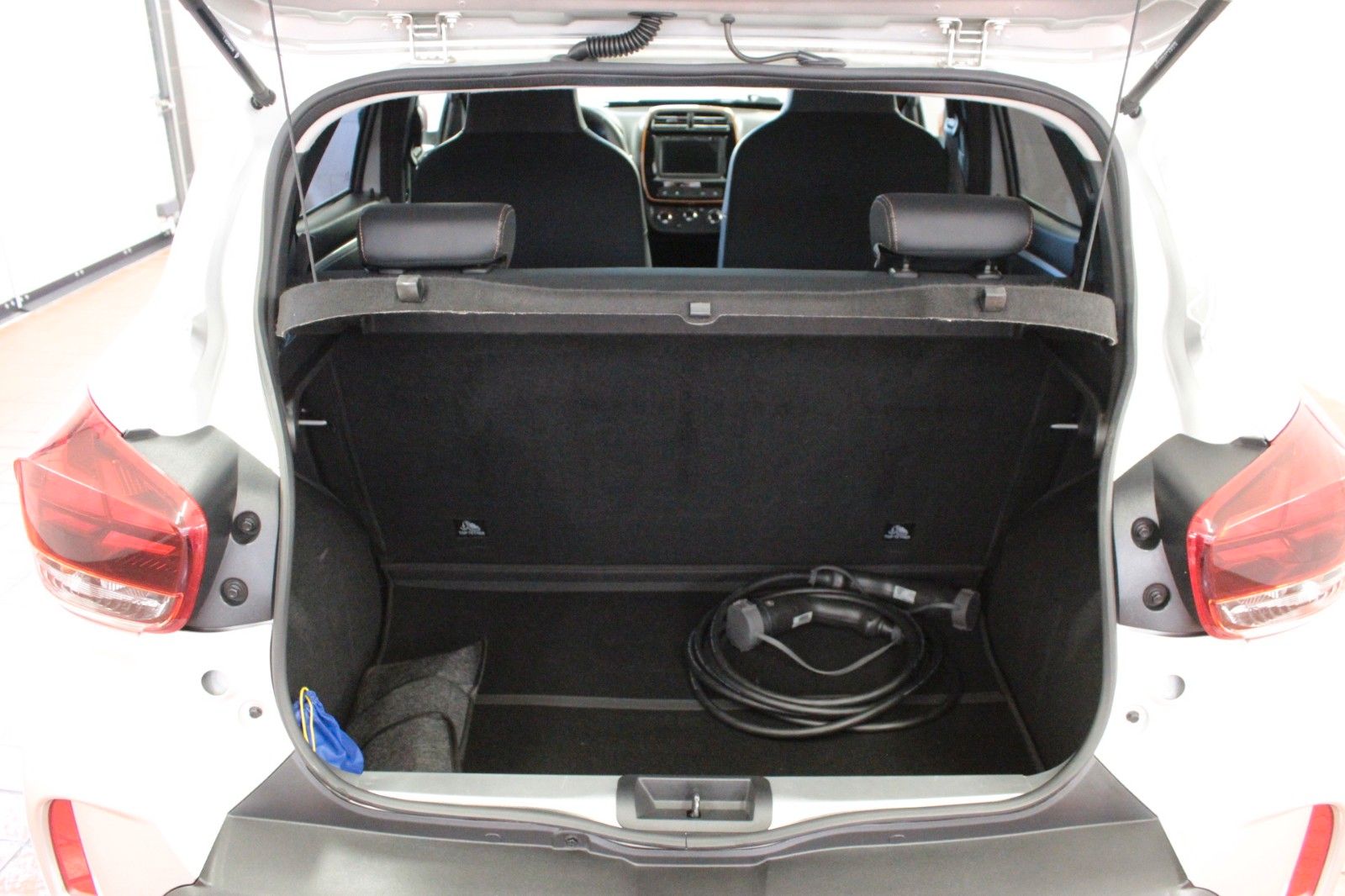 Fahrzeugabbildung Dacia Spring 45 Electric Comfort *Look Paket