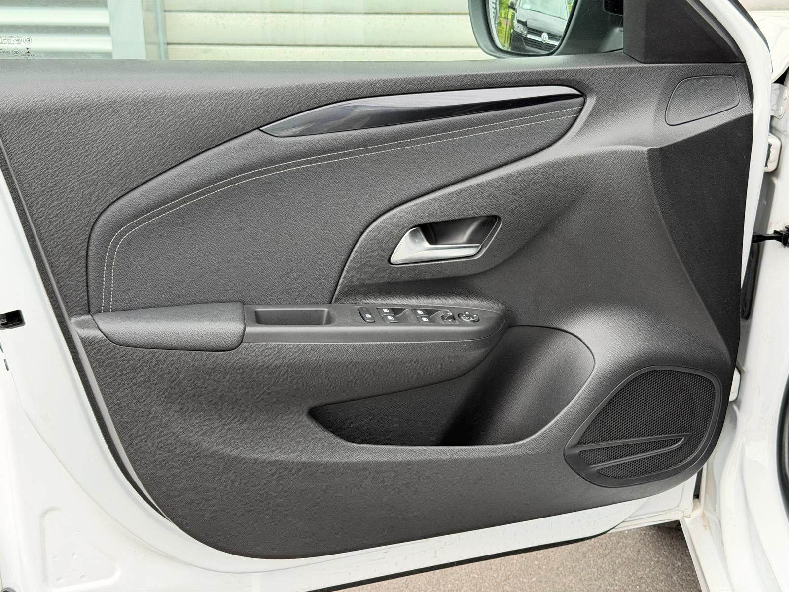 Fahrzeugabbildung Opel Corsa F Elegance 1.5 D DAB GRA Navi LED SHZ PDC