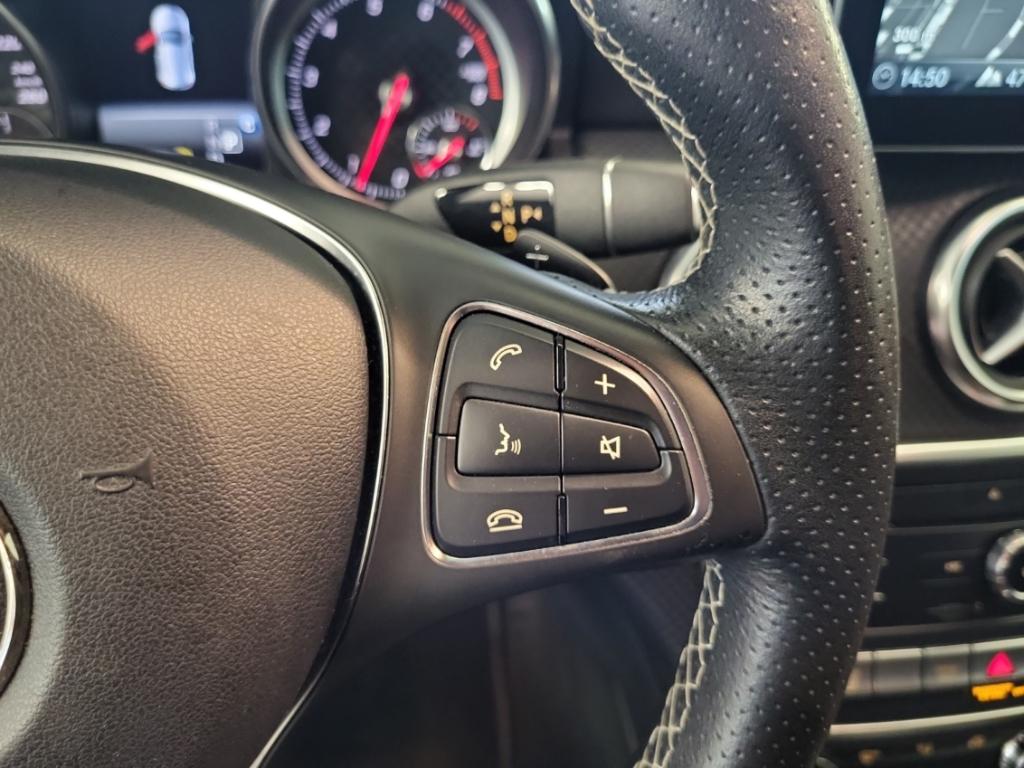 Mercedes-Benz A 250 BlueEfficiency Urban AUTOMATIK NAV LED SIT