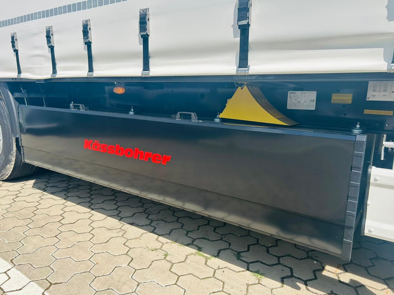 Fahrzeugabbildung Kässbohrer Kässbohrer SCS Schiebeplanen Auflieger Sofort Ve