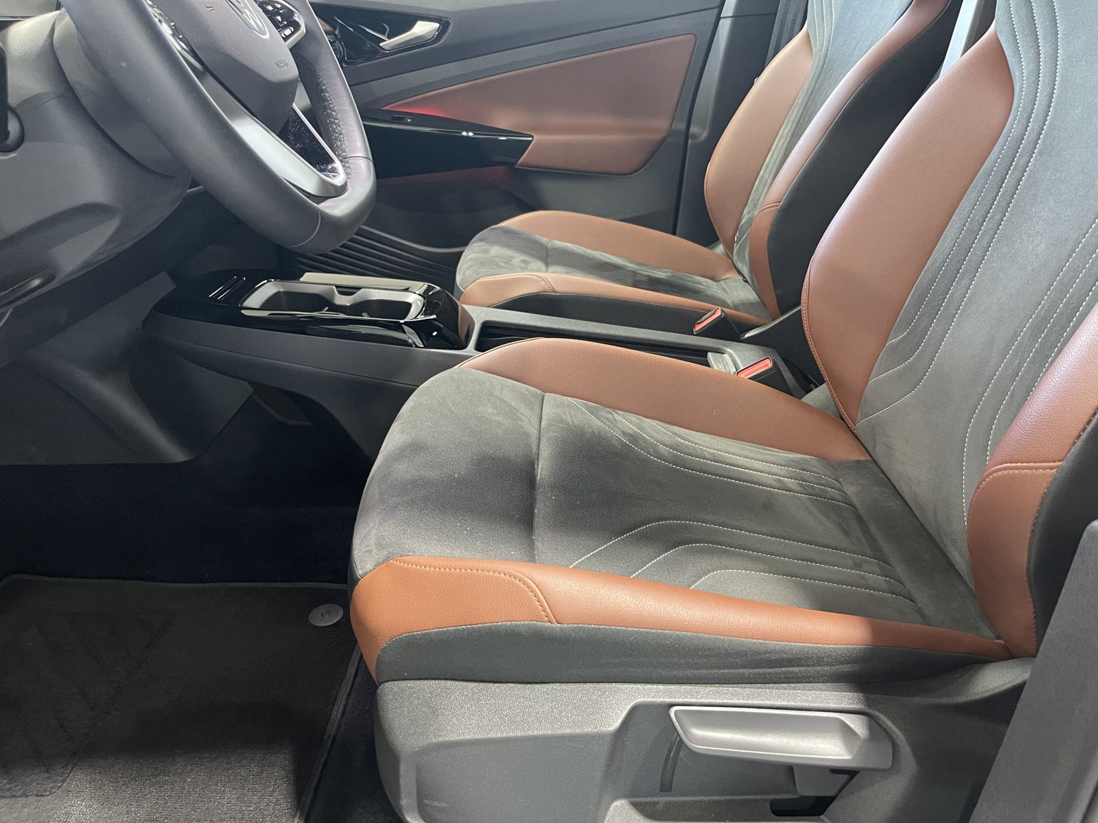 Fahrzeugabbildung Volkswagen ID.5 Pro Performance 150 kW*LED-Matrix*AHK*Cam*