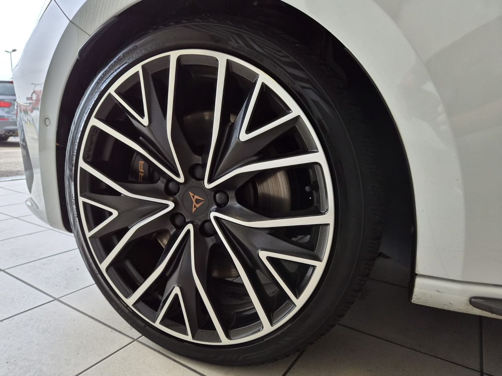 Fahrzeugabbildung CUPRA Leon VZ / PANO / LED / KAMERA / NUR 42TKM