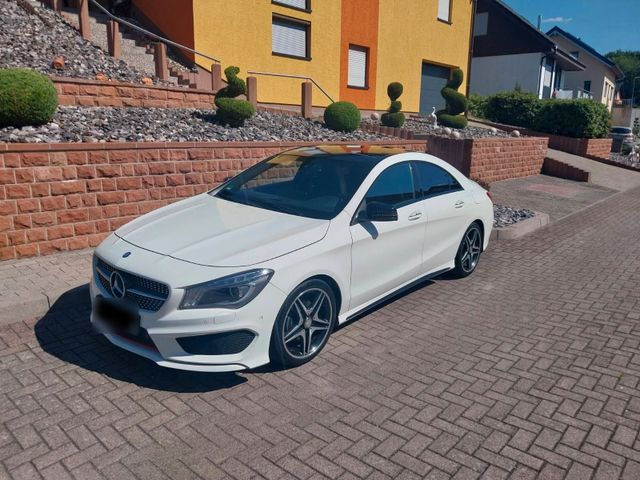 MERCEDES-BENZ Mercedes CLA 200 | TÜV neu