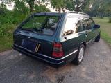 Mercedes-Benz W 124 TE Kombi 220 - Mercedes-Benz 220: W124