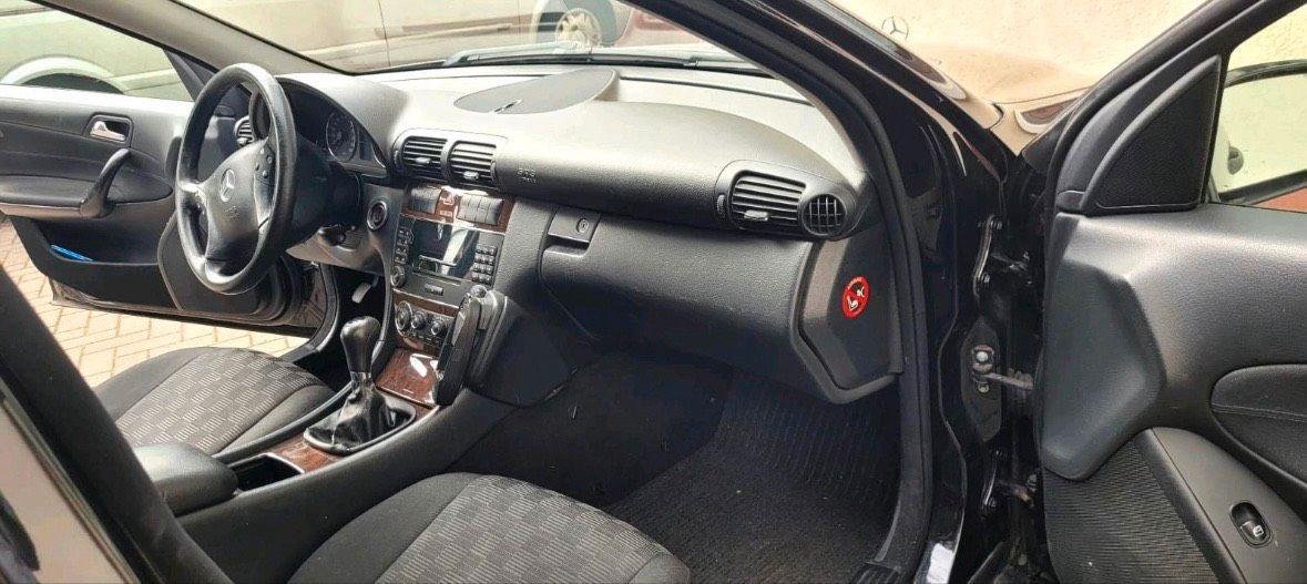 Mercedes-Benz C200 2005 — photo 10