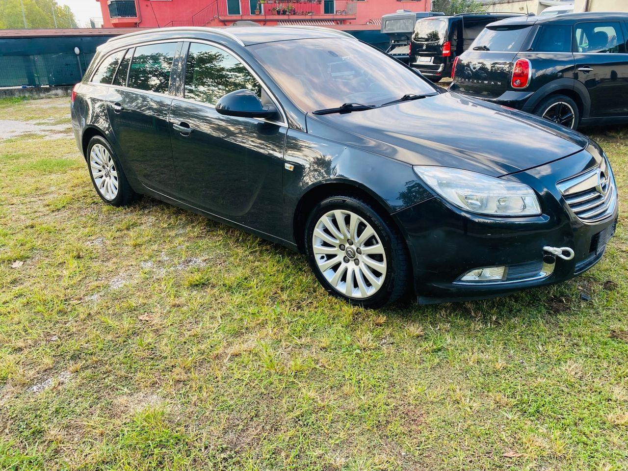 Opel Insignia 2010 — rear view