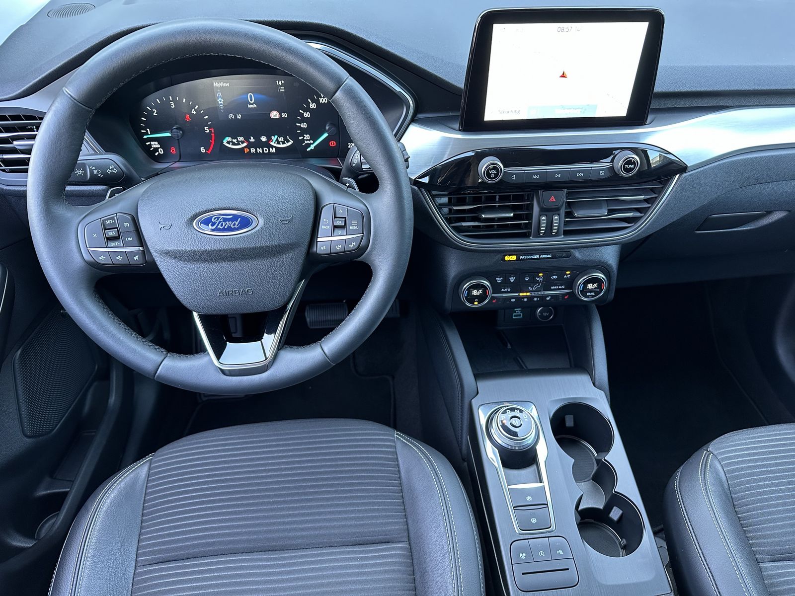 Fahrzeugabbildung Ford Kuga 2.0 EB 4x4 Titanium X NAV+LED+AHK+B&O+17ZO