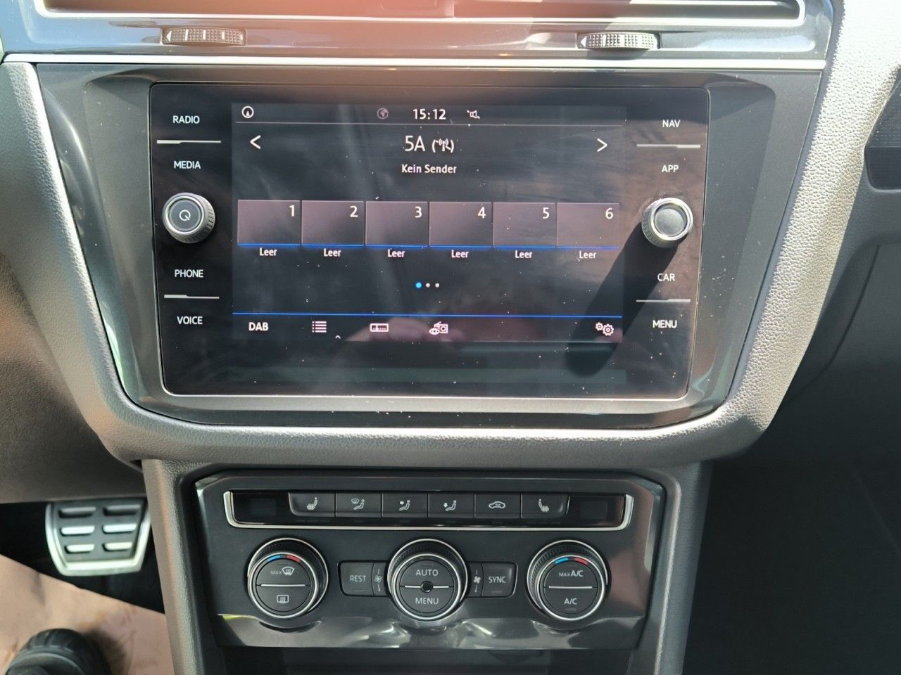 VW Tiguan Sound 4Motion AHK Navi - Bild 16