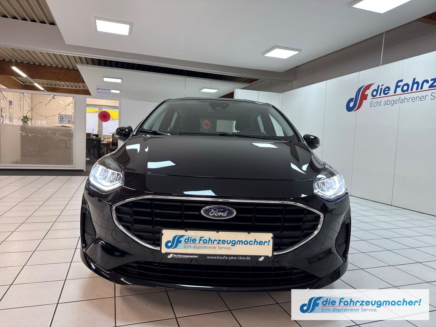Fahrzeugabbildung Ford Fiesta Cool & Connect Navi LED Blendfreies Fernl